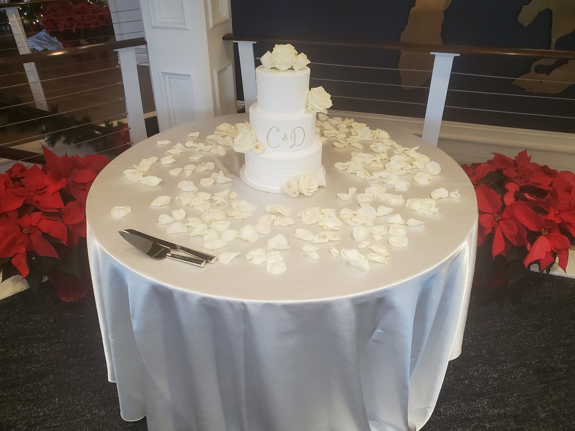 White_Cake_Table